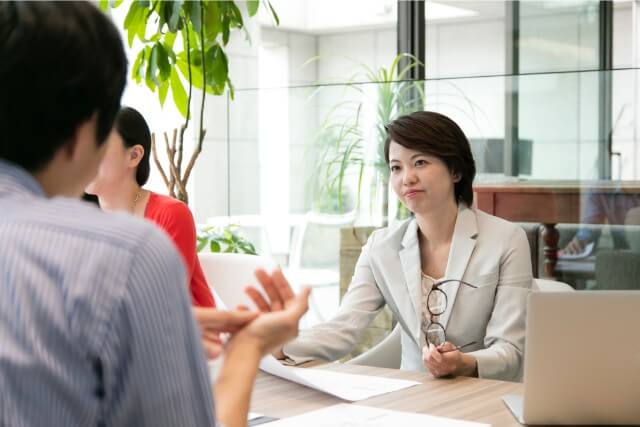 言葉 新入 贈る 社員 に [入社式に挨拶する先輩社員の例文]お祝いの言葉と新入社員への激励の言葉