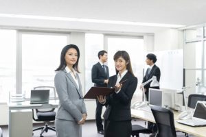 相手に敬意を払う、立ち振る舞いのマナー